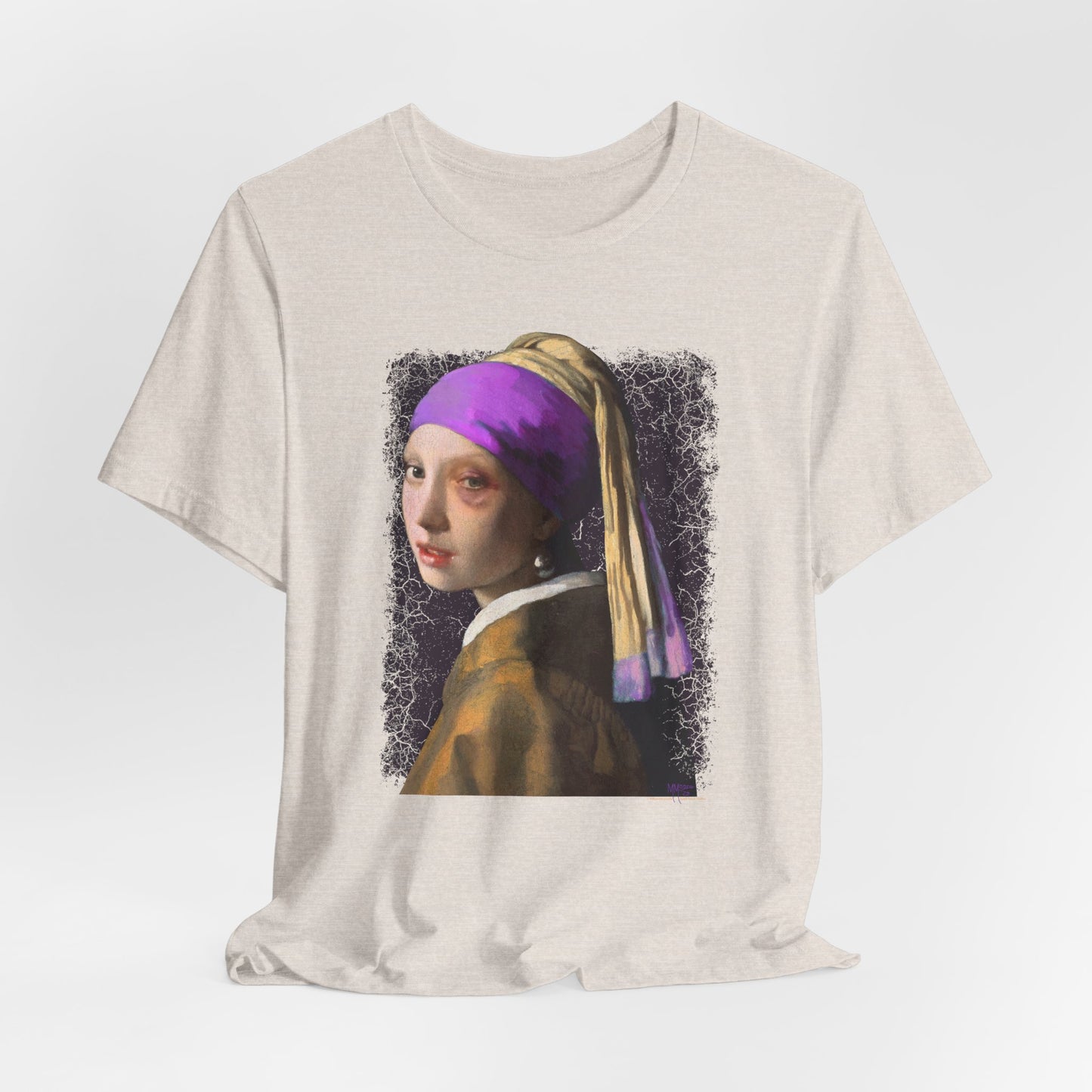 DK18: Girl With A Black Eye - Unisex S/S T-Shirt