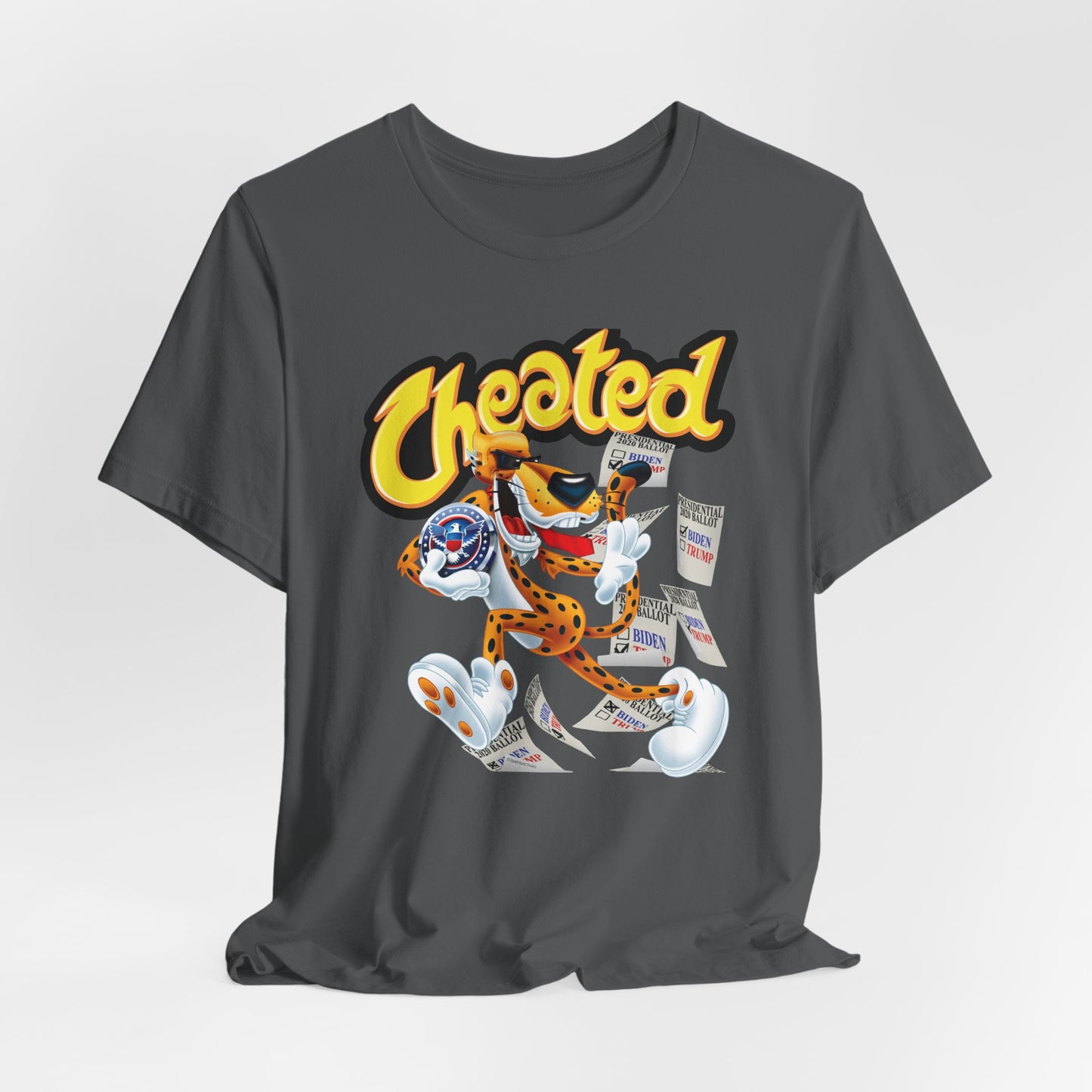 DK28: Chester Cheated - Unisex S/S T-Shirt