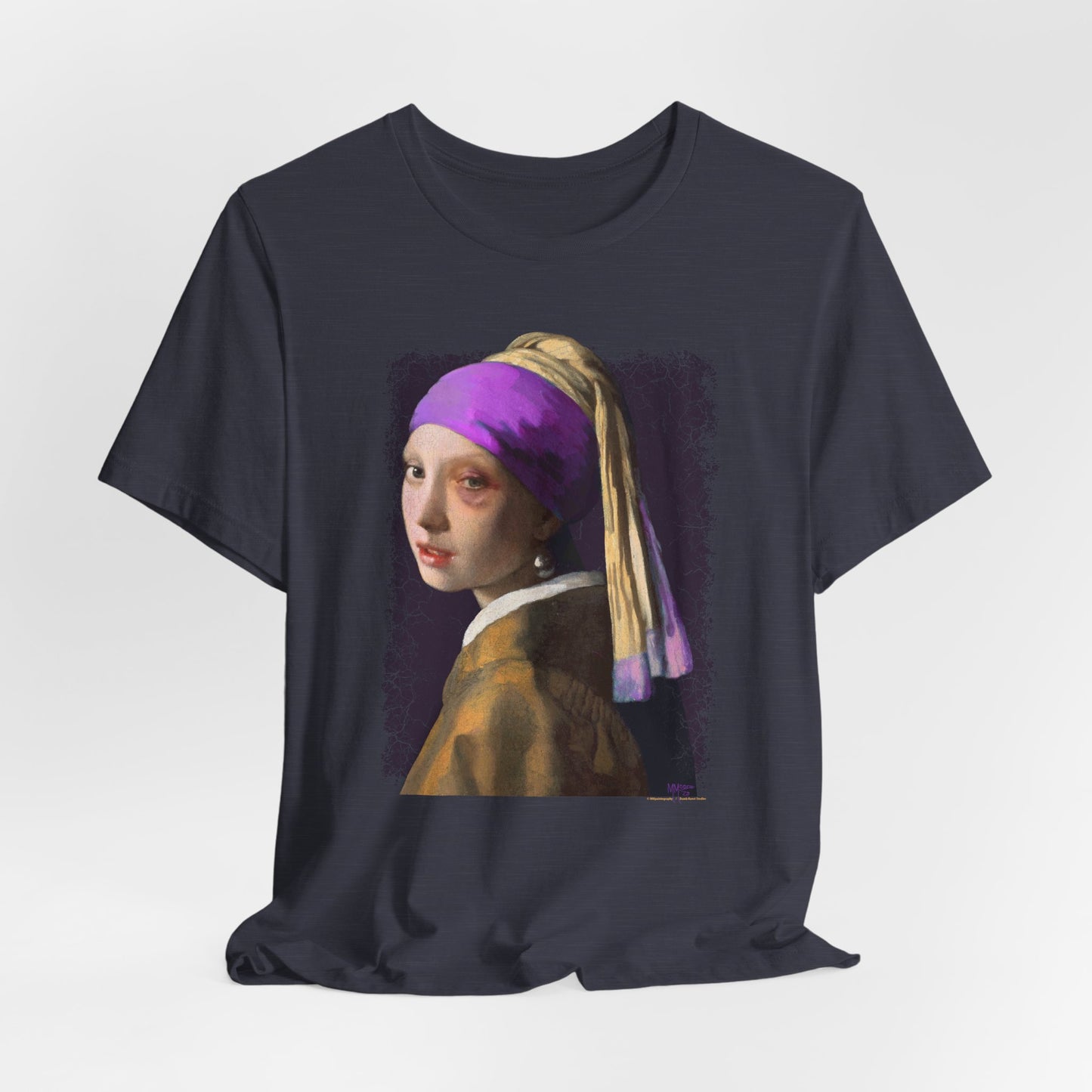 DK18: Girl With A Black Eye - Unisex S/S T-Shirt