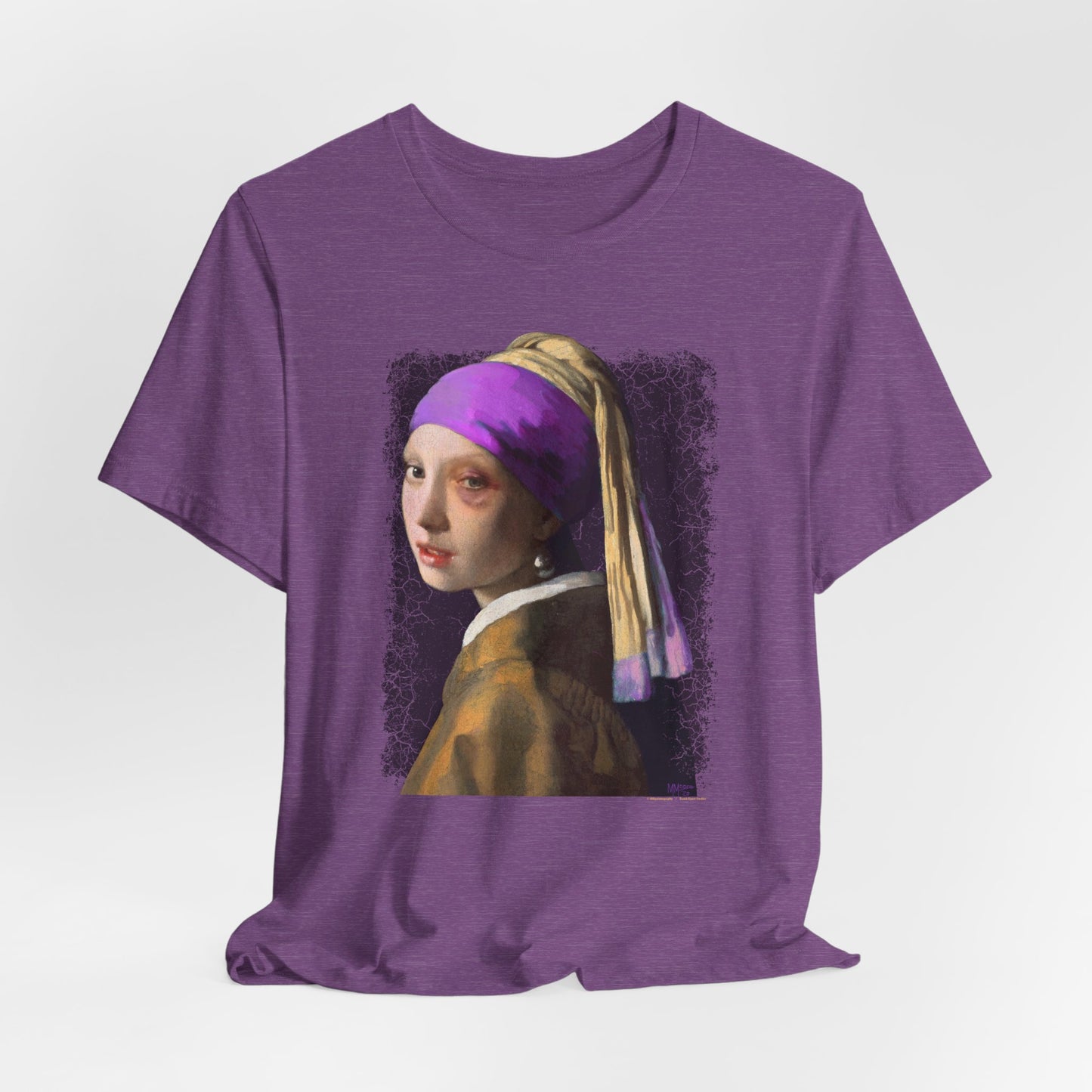 DK18: Girl With A Black Eye - Unisex S/S T-Shirt