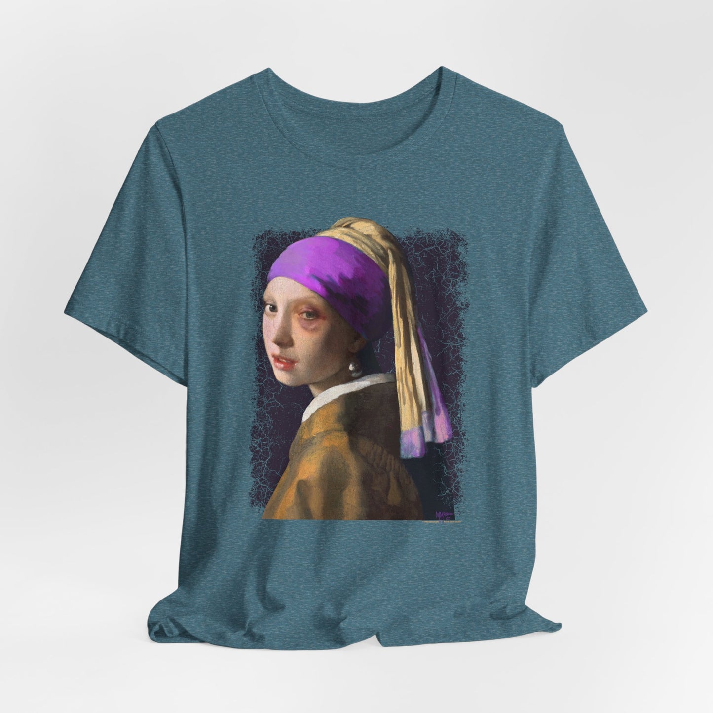DK18: Girl With A Black Eye - Unisex S/S T-Shirt