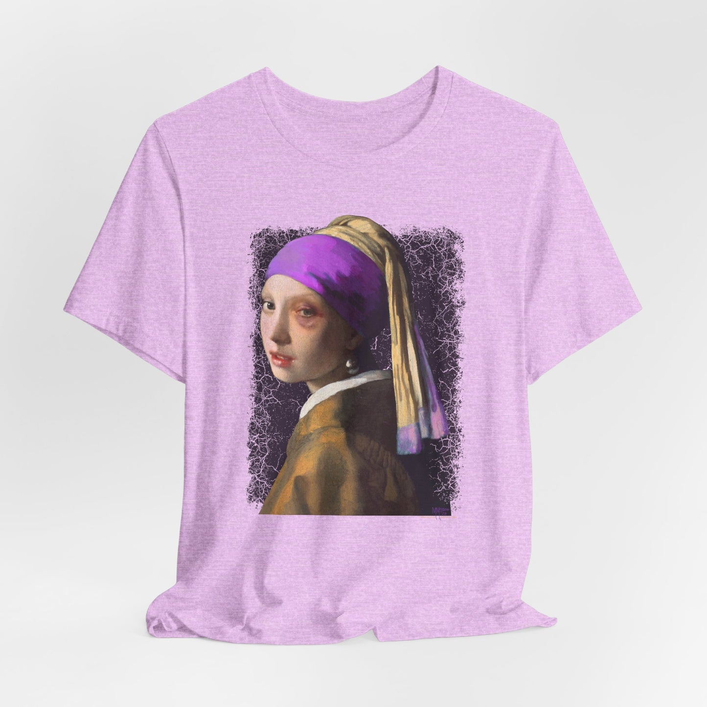 DK18: Girl With A Black Eye - Unisex S/S T-Shirt