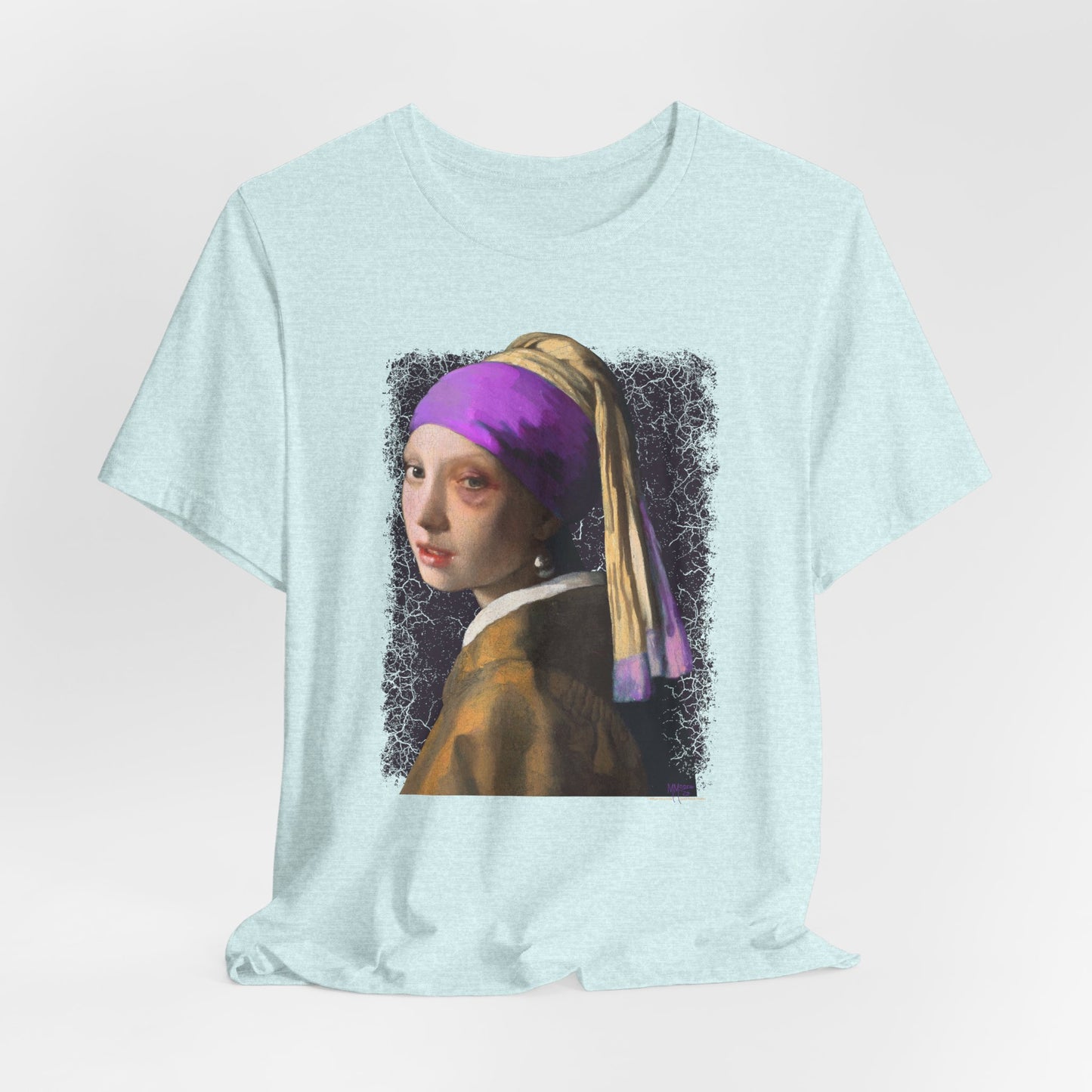 DK18: Girl With A Black Eye - Unisex S/S T-Shirt