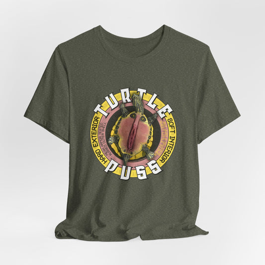 DK98: Turtle Puss - Unisex S/S T-Shirt
