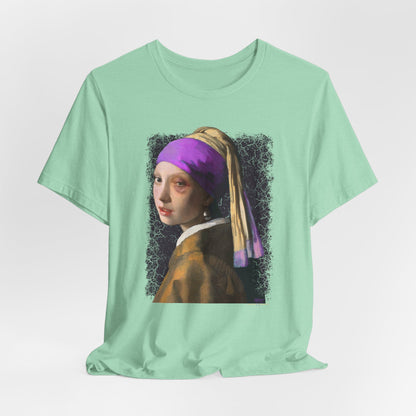 DK18: Girl With A Black Eye - Unisex S/S T-Shirt