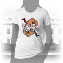 Load image into Gallery viewer, DK199: Camel Smoker (Toe Edition) - Women&#39;s Short Sleeve
